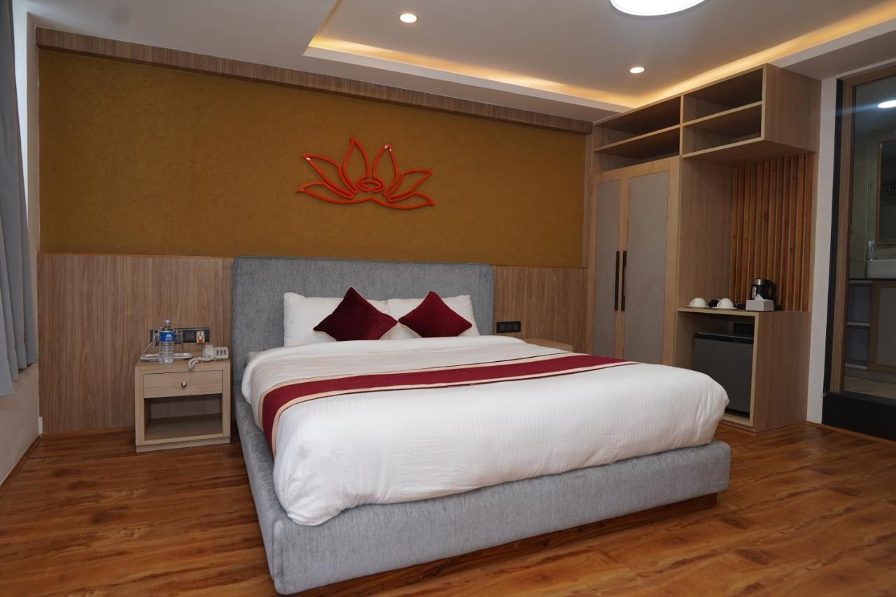 Lotus Club Boutique Hotel Катманду Екстер'єр фото
