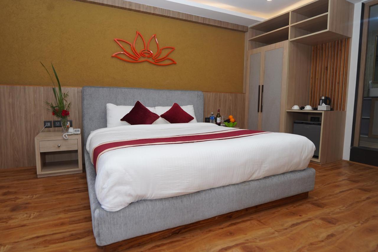 Lotus Club Boutique Hotel Катманду Екстер'єр фото