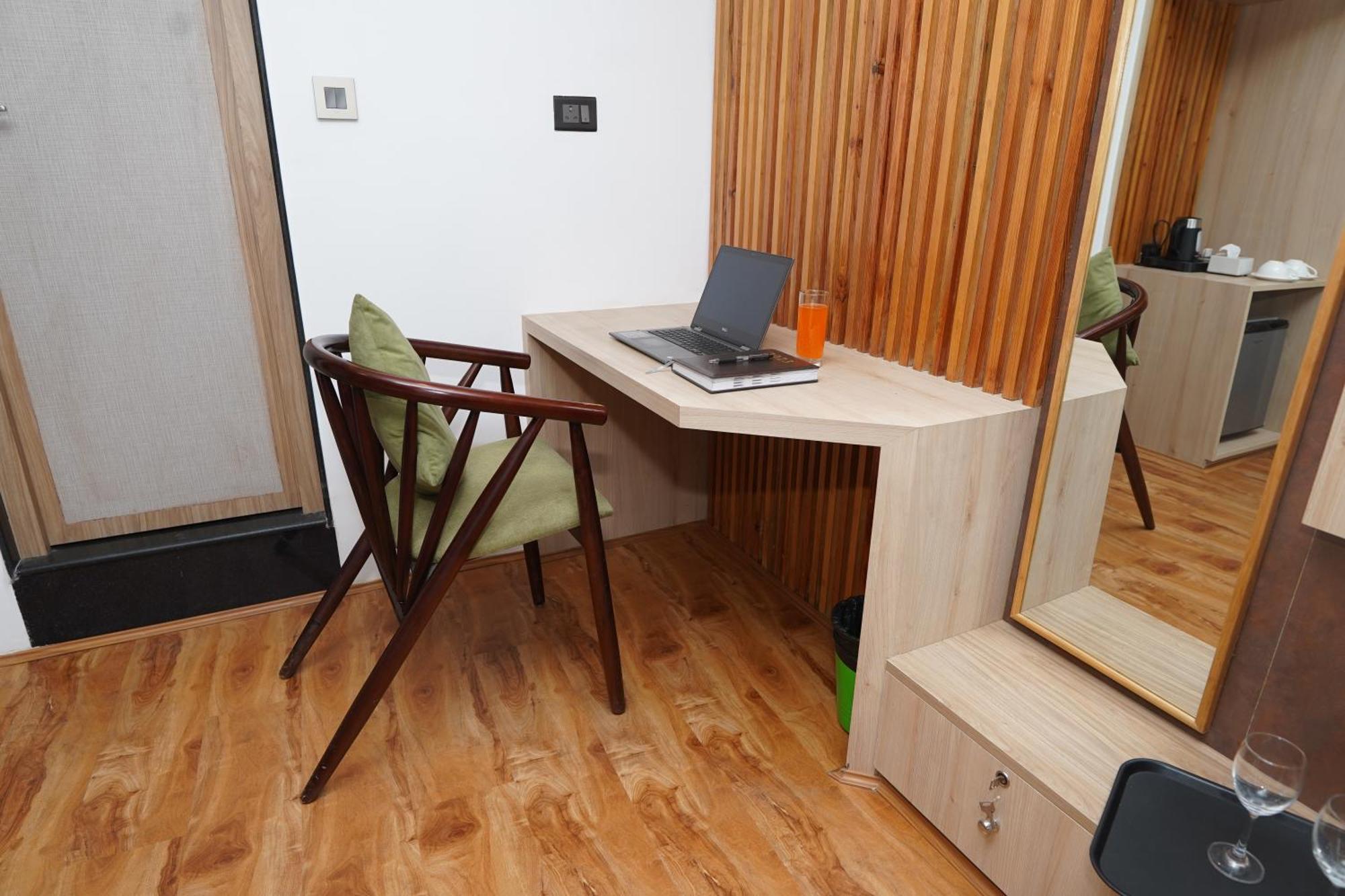 Lotus Club Boutique Hotel Катманду Екстер'єр фото